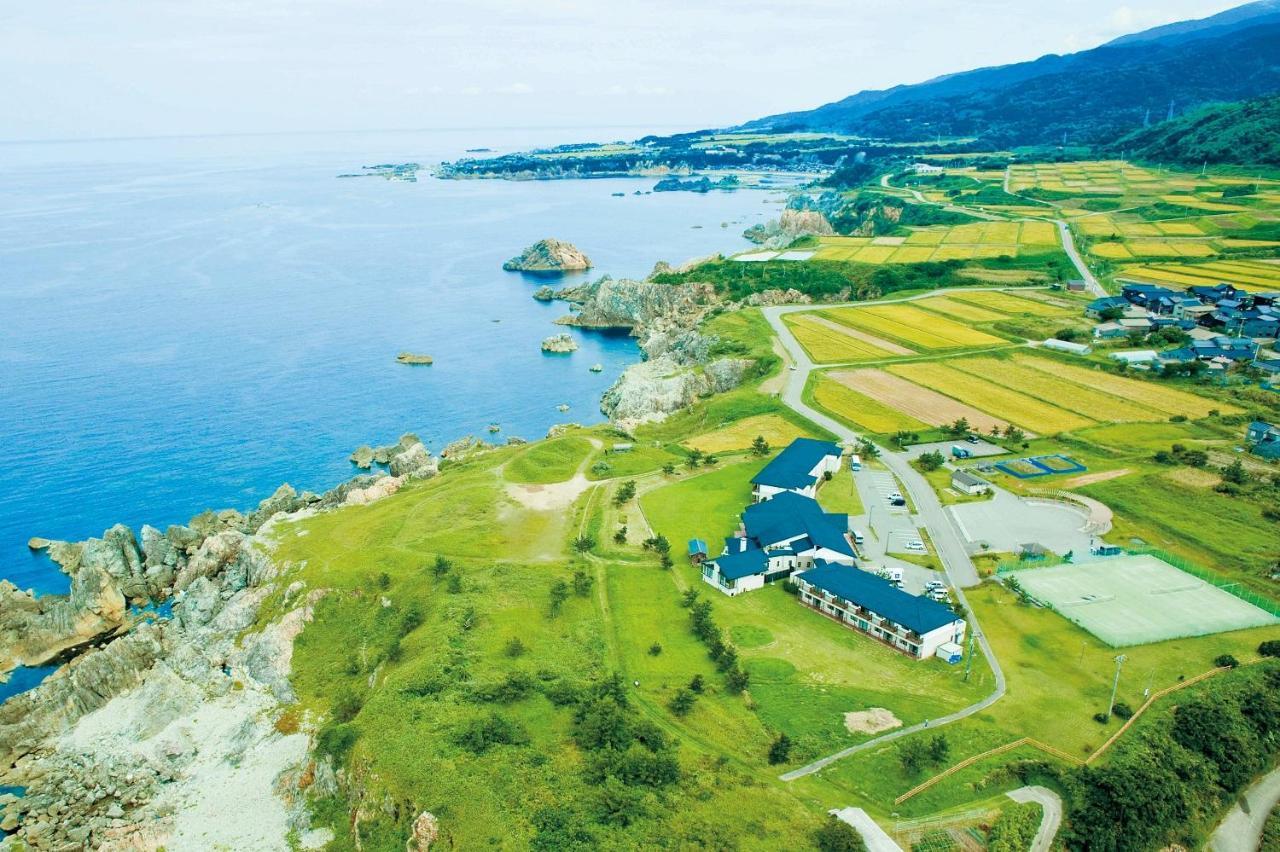 Hotel Familio Sadoaikawa Kültér fotó